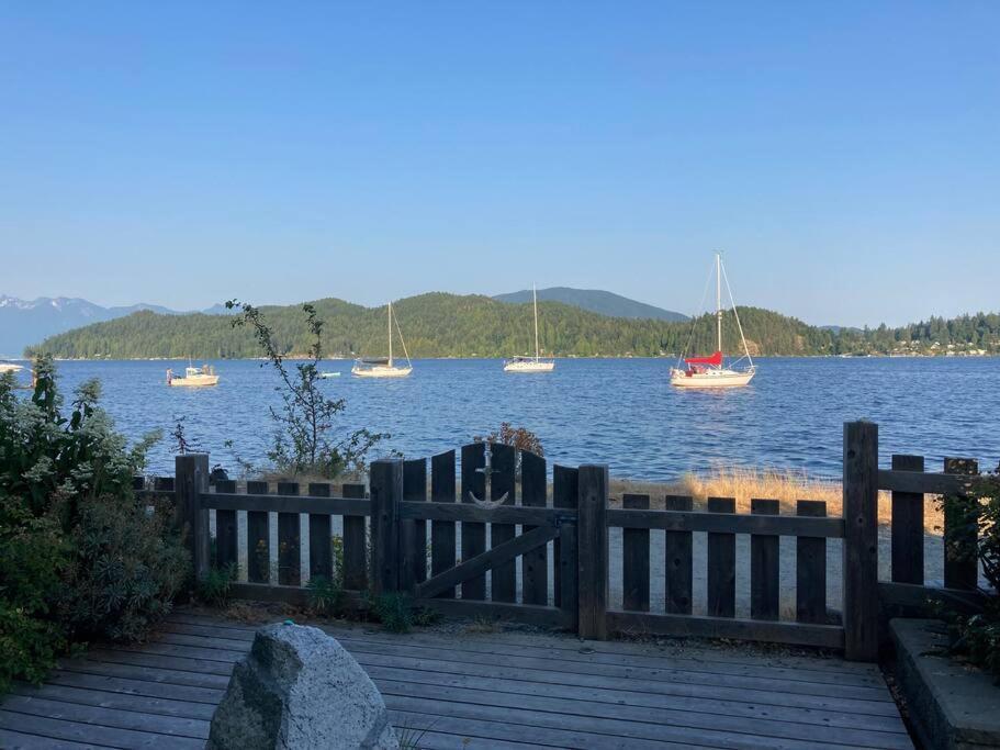 Villa Iconic 3-Story Waterfront 'Marina House' W/ View à Gibsons Extérieur photo