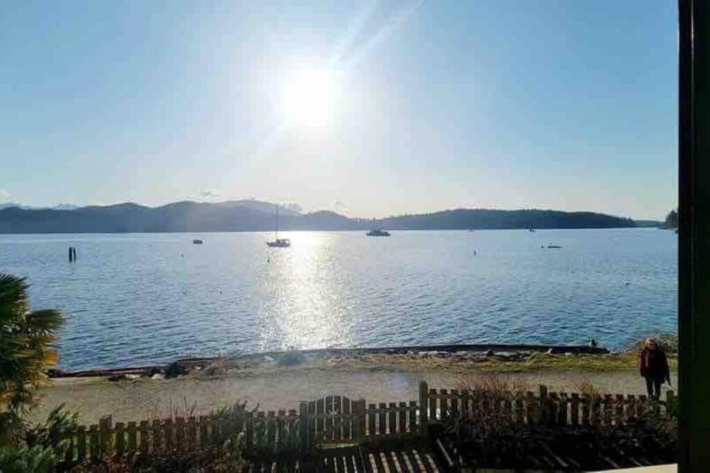 Villa Iconic 3-Story Waterfront 'Marina House' W/ View à Gibsons Extérieur photo