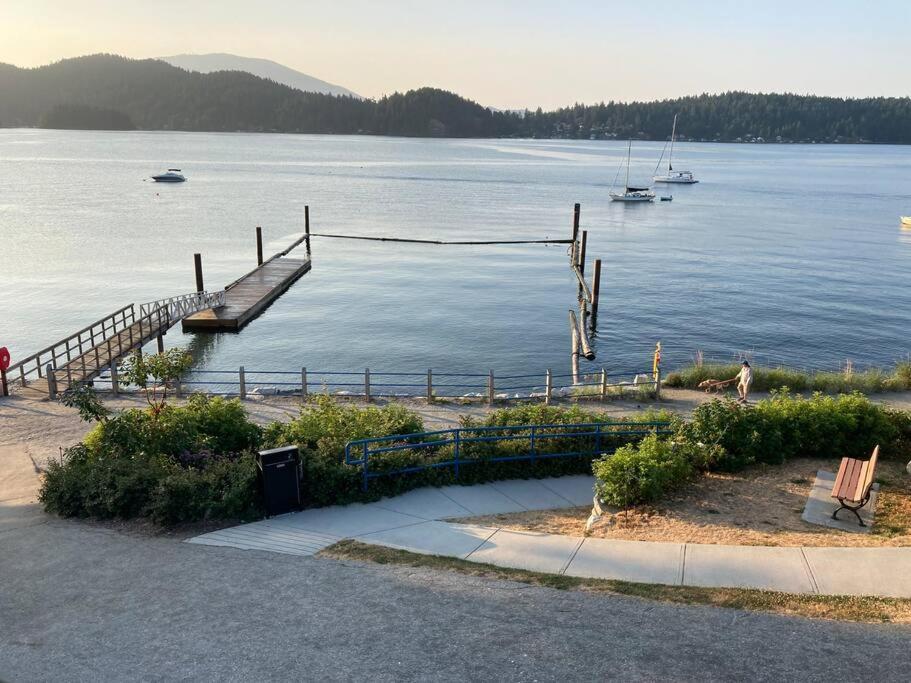 Villa Iconic 3-Story Waterfront 'Marina House' W/ View à Gibsons Extérieur photo
