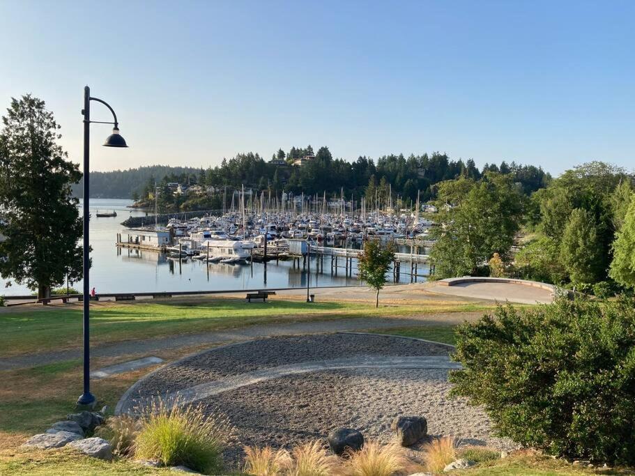 Villa Iconic 3-Story Waterfront 'Marina House' W/ View à Gibsons Extérieur photo