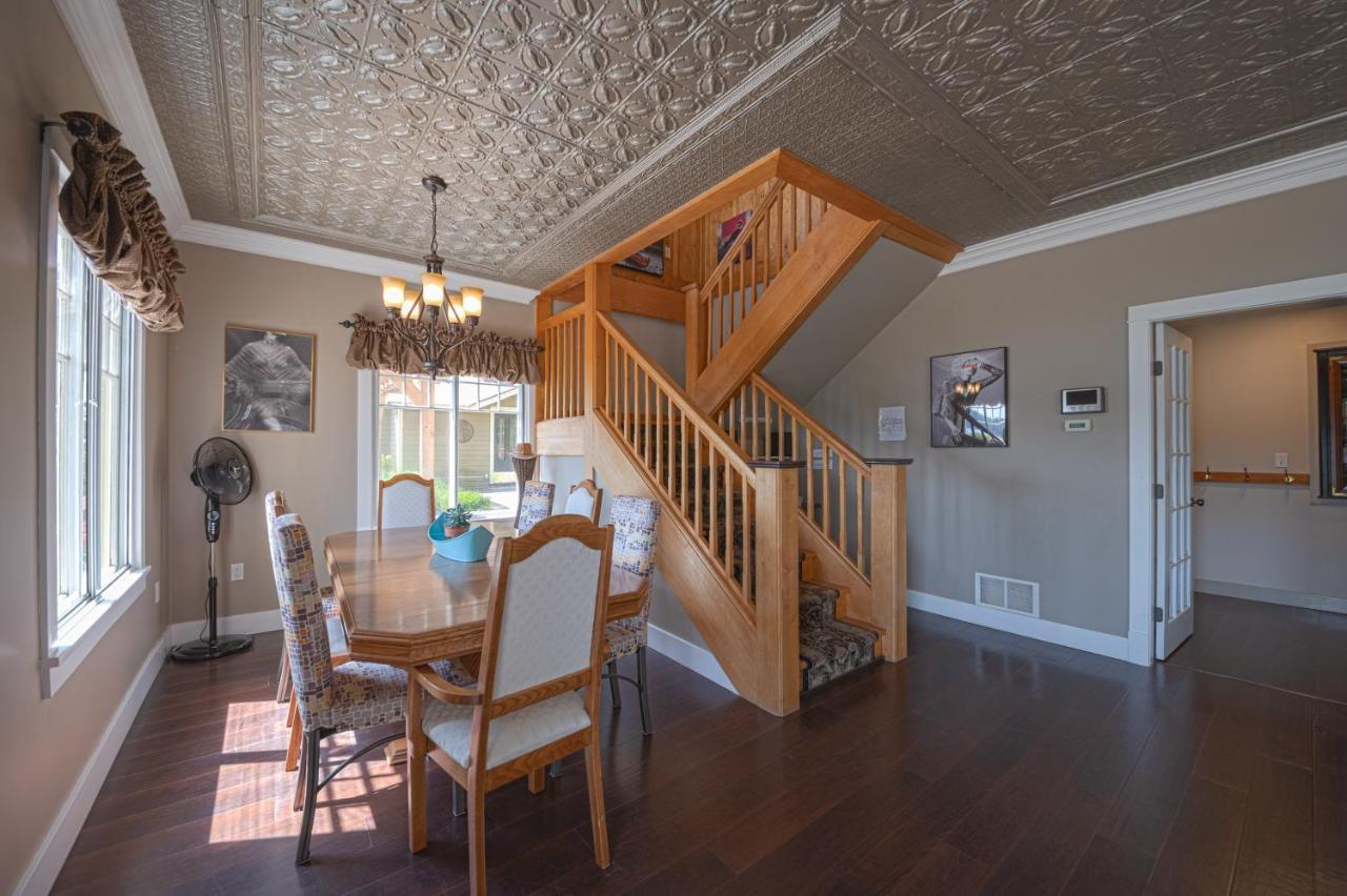 Villa Iconic 3-Story Waterfront 'Marina House' W/ View à Gibsons Extérieur photo