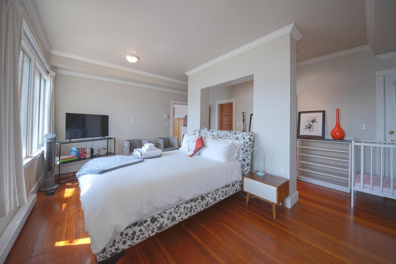 Villa Iconic 3-Story Waterfront 'Marina House' W/ View à Gibsons Extérieur photo